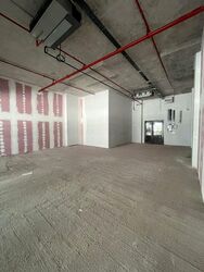 Middle Road (D7), Retail #522853291